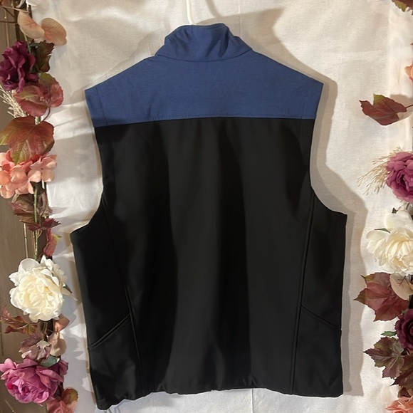 New Balance men’s waterproof vest - Picture 4 of 5